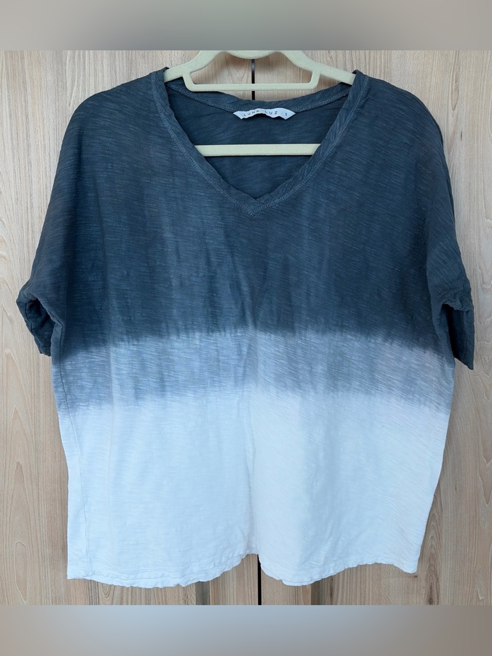 Luna Luz Coastal Womens S 100% Cotton Oversized Ombre T Shirt Gray White V Neck